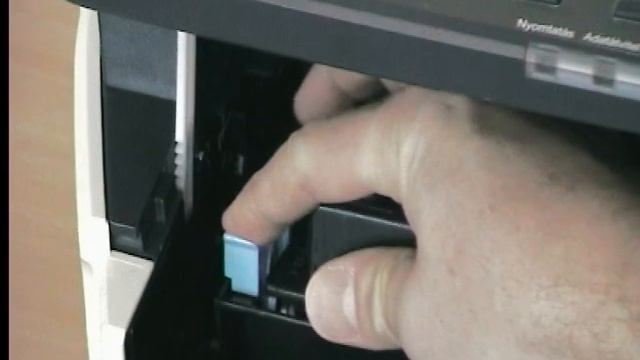 Kyocera FS1128 Festékkazetta csere смотреть онлайн