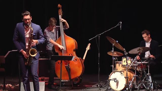 Stardust (Hoagy Carmichael) - Alex Ioakim смотреть онлайн