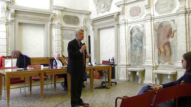 Ferruccio de Bortoli - Discorso sullo stato del giornalismo italiano - Domande degli studenti смотреть онлайн