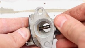 REPAIR BRIGGS & STRATTON LAWNMOWER TUNE UP CARBURETOR CLEAN