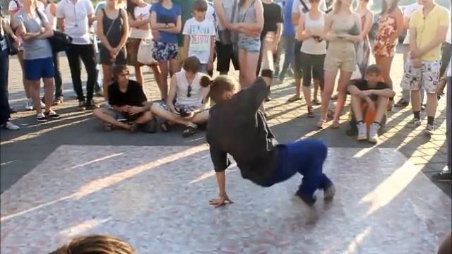 Funky G и Даня vs Аня и Катя смотреть онлайн