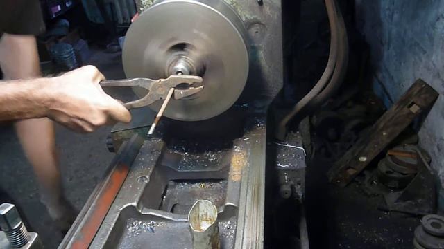 Быстрая нарезка шпилек без зажима в токарном станке. смотреть онлайн