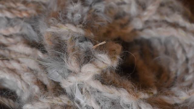 Making Animal Fur Yarn for My Primitive Pillow смотреть онлайн
