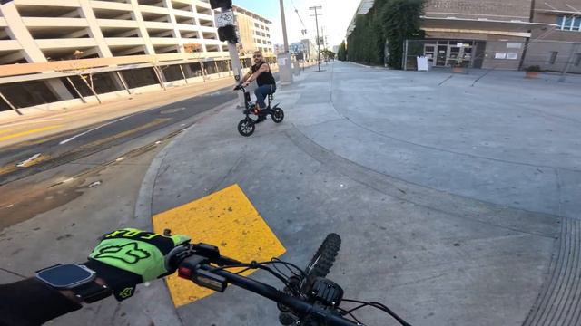 ONE HOUR OF RIDING MY SURRON IN LA COMPTON GANG ZONES #8 смотреть онлайн