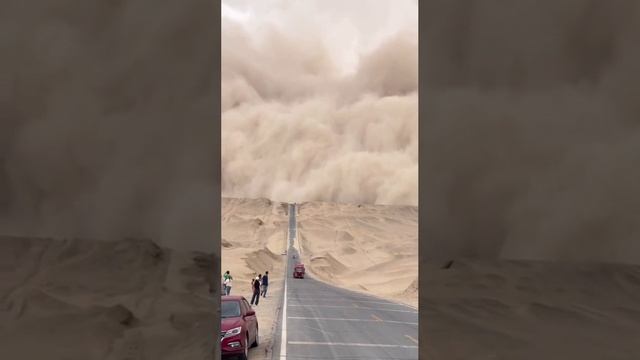 Гигантская песчаная буря накрыла провинцию в Китае ??