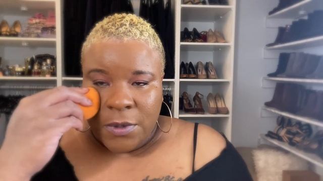 SHISEIDO SYNCRO SKIN RADIANT LIFTING FOUNDATION/#OVER 40 смотреть онлайн