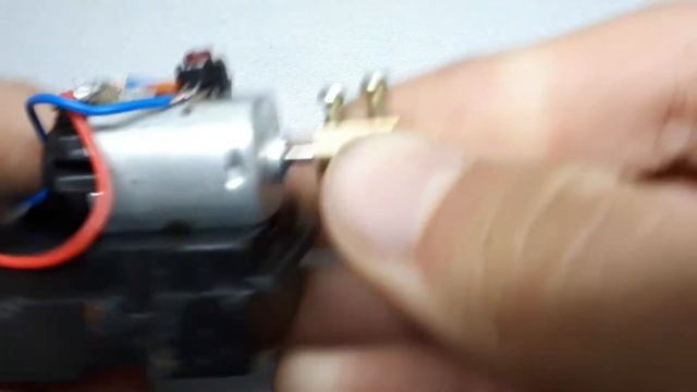 КАК СДЕЛАТЬ МИНИ БОРМАШИНКУ СВОИМИ РУКАМИ ? / HOW TO MAKE A MINI DREMEL TOOL ? смотреть онлайн