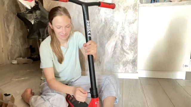 Распаковка трюкового самоката Vespa XL смотреть онлайн