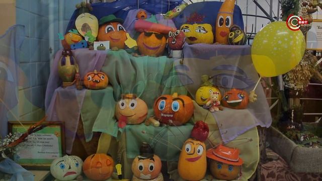 Выставка поделок"Бархатная осень" в лицее №15 смотреть онлайн