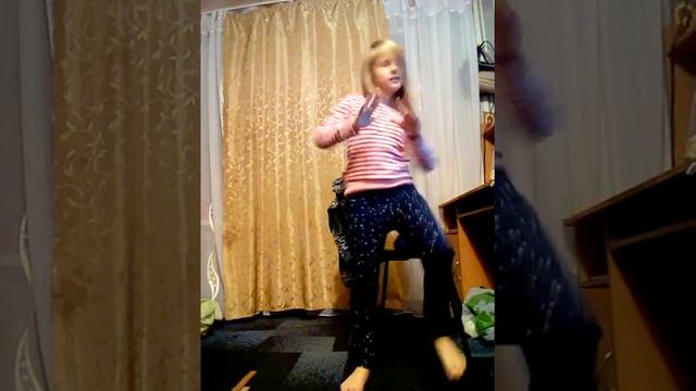 Танцую под песню Лето Homie да рубри танцы!!!! смотреть онлайн