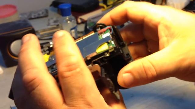 Nikon D3100 : разборка и ремонт. Потайные винты. смотреть онлайн