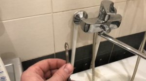 Ремонт зазора между стеной и ванной