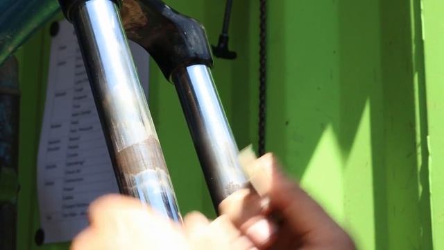 How to fix & repair your MTB Suspension / Forks...full overhaul! смотреть онлайн