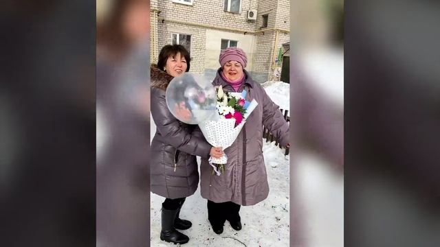 Мишка отжигает- его любят и взрослые.