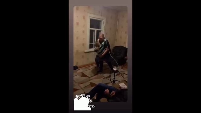 ОЛЕГ МОНГОЛ ТАНЦУЕТ С ИРИШКОЙ ЧИКИ-ПИКИ ПОКА БЕЗУМНЫЙ ПАША СПИТ смотреть онлайн