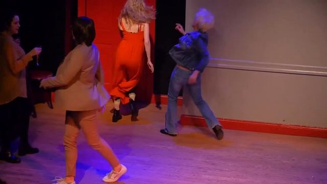 Night Fever - Tchotchke / Season 6 / Show #4 (Sketch 8/11) смотреть онлайн