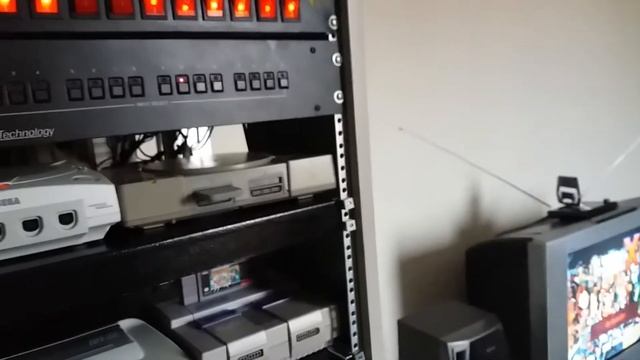 Setup de Games em um Rack de Servidor смотреть онлайн
