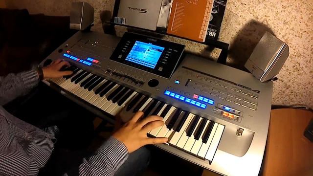 Tyros 4 - When Love Takes Over / Titanium (David Guetta) - Bartek Krzemiński смотреть онлайн