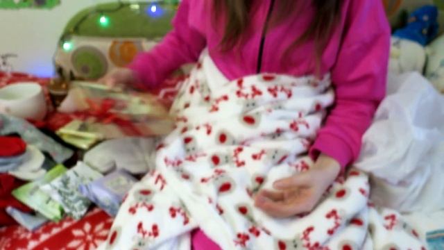 ?Покупаю ПОДАРКИ к НГ? Украшаю ЕЛКУ? Распаковка и обзор ПОКУПОК к Новому году⛄ Влог / Ульяна Синема смотреть онлайн