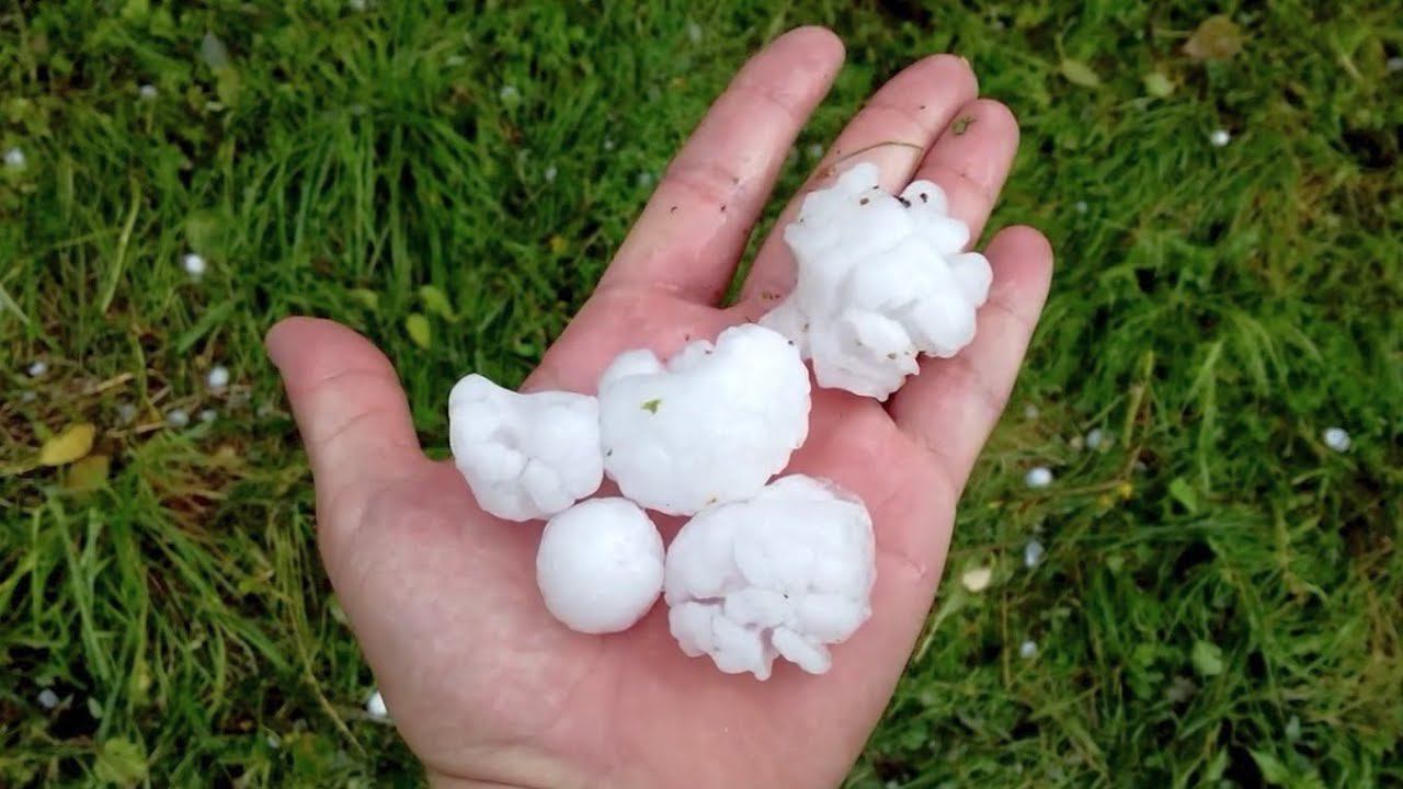 Град размером с мяч для пинг-понга смотреть онлайн