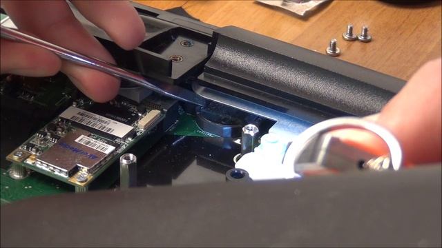 How to replace the BIOS battery on HP All in One 200 computer смотреть онлайн