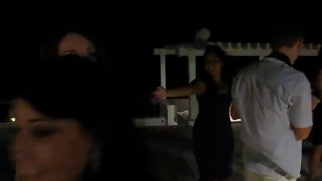 Кто поймает букет невесты?:) смотреть онлайн