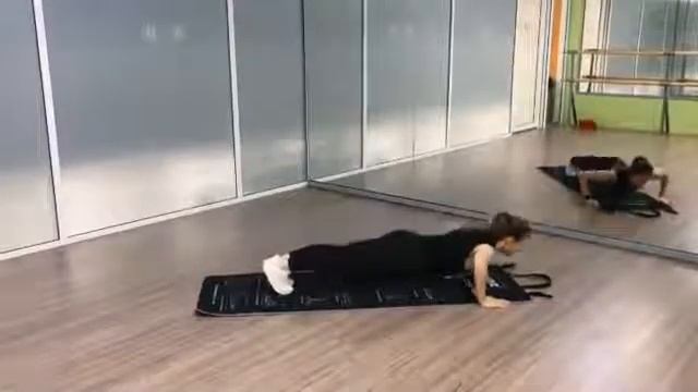 Остаёмся дома и... тренируемся ??Разминка - 10 минут #go #fitness #urgench #training #тренировки смотреть онлайн