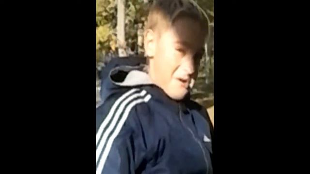 ШОК!!! Школьник упал головой в мусорку! смотреть онлайн
