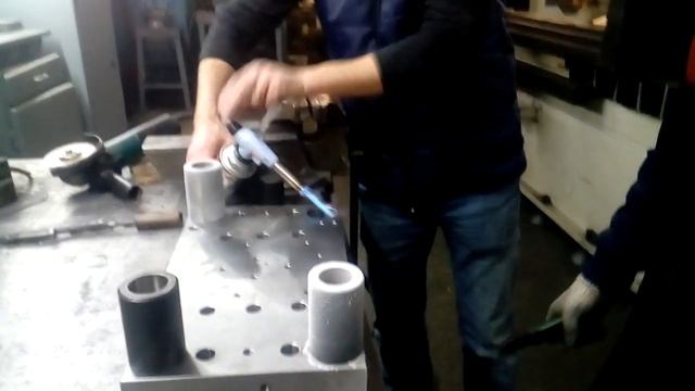 Использование жидкого азота при запрессовке втулок штампа. смотреть онлайн