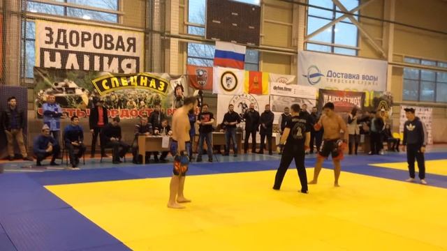 Кикбоксинг уложил сразу... смотреть онлайн