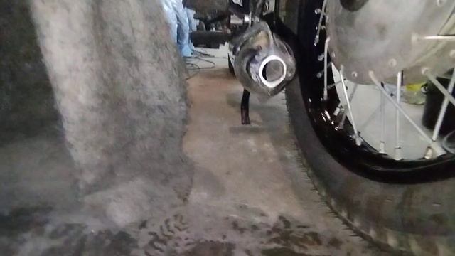 установил стандартные глушители на Днепр МТ9 звук выхлопа смотреть онлайн