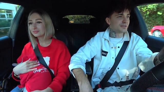 ПАССАЖИРКА ПОЦЕЛОВАЛА ТАКСИСТА ЗА БЕСПЛАТНУЮ ПОЕЗДКУ