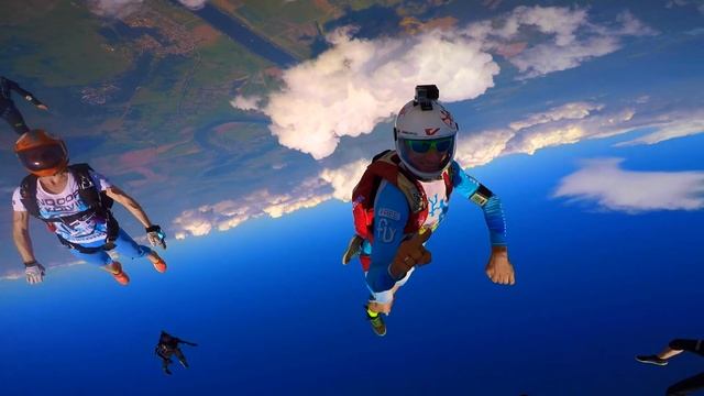 Прыжки с парашютом/Фрифлай кэмп 6-7 июля в Аэроград Коломна смотреть онлайн