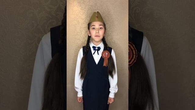 Стих «Мне казалось, я помню всё это» смотреть онлайн