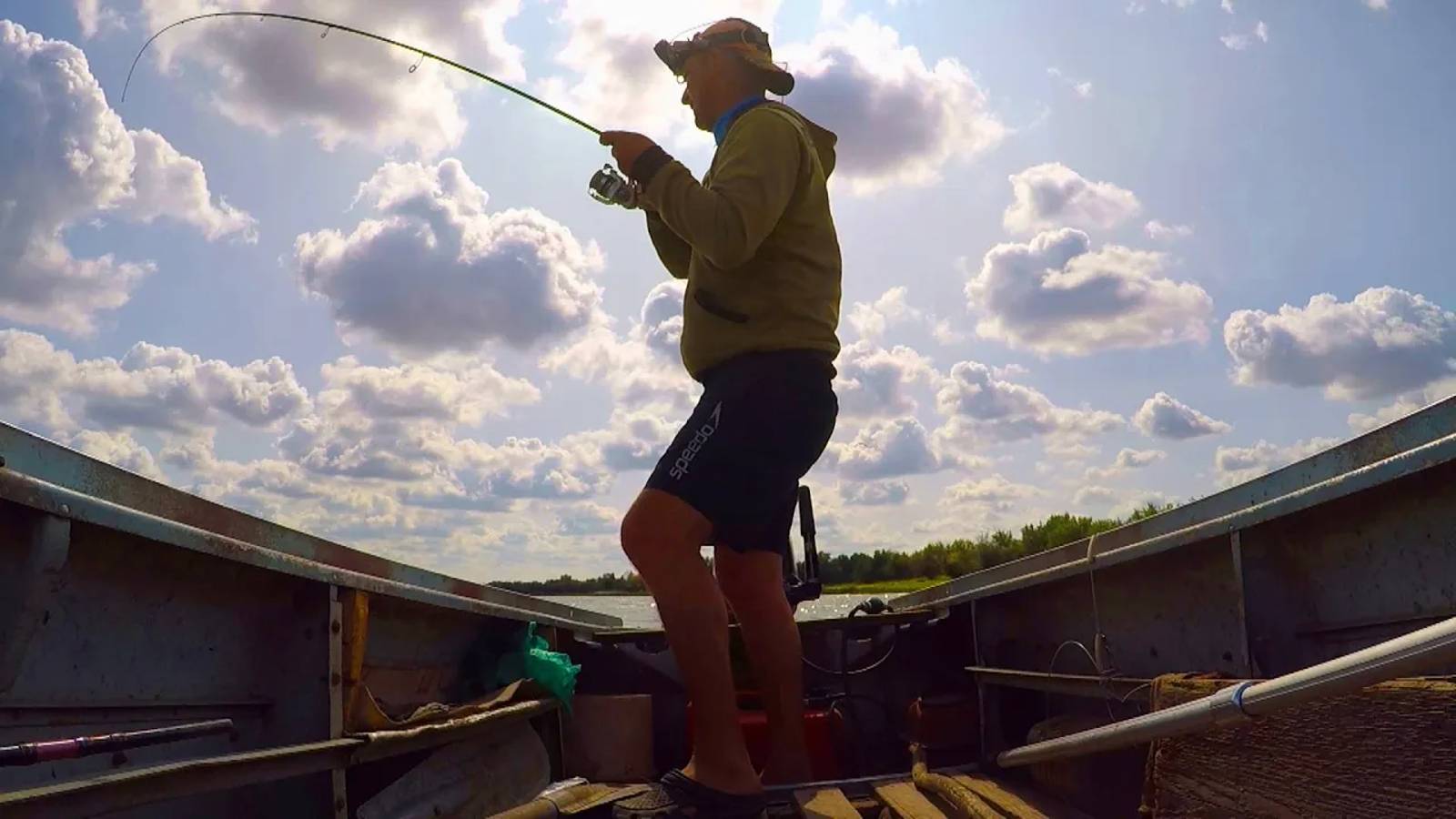 Первые судаки Рыбалка в Астрахани смотреть онлайн