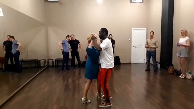 ??❤"Мужчины Танцуют с Именинницей Натальей"❤??Школа Танцев "Dance First".mp4 смотреть онлайн