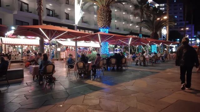 Puerto de La Cruz at night - Christmas lights, December 2021 - In the north of Tenerife смотреть онлайн