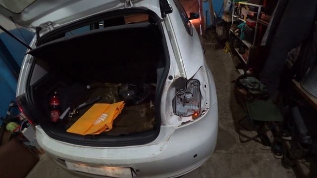 замена лампы габарита заднего фонаря VOLKSWAGEN POLO хетчбек смотреть онлайн