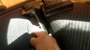 Если не открывается задние спинки сиденья на Ауди б4.