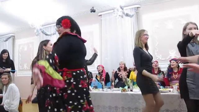 выступление Рады на корпоративе смотреть онлайн