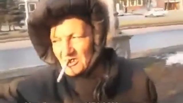 Бабка куражится с дохлой крысой смотреть онлайн