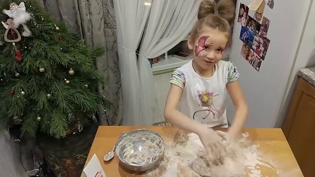 Лепим пельмени – своими руками! Пельмени домашние для маленьких хозяек – весело и вкусно | УмиТайм смотреть онлайн