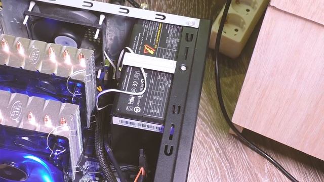 Блок питания для майнинга 750W начальный уровень Cougar STX 750 смотреть онлайн