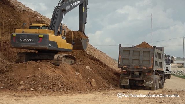 Volvo excavator EC250DL loading dump trucks | Build new road construction смотреть онлайн