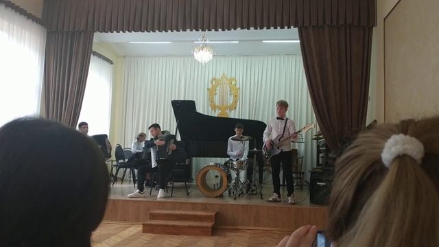 Інструментальний ансамбль "Акорд". Є. Дербенко "Запрошення на свято". Калуська ДМШ. смотреть онлайн