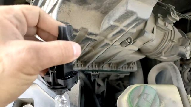 Замена лампочки ДХО (Дневные ходовые огни) Volkswagen Caravelle T6 ( Фольксваген Каравелла Т6 ) смотреть онлайн