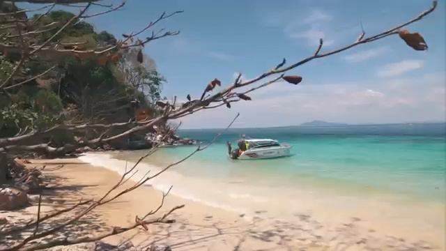 TiiwTiiw Bailando Clip Officiel 'C'est Fini' bones vue смотреть онлайн