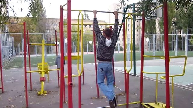 Макс - подтягивания (10 повторов). (sportgrade.ru) смотреть онлайн