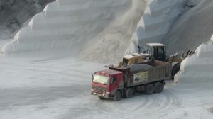 «Ответственный» Водитель самосвала HOWO 8х4 на погрузке