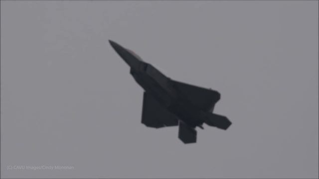 F-22 Raptor Demonstration @ 2018 Air Power Over Hampton Roads (Friday Twilight) - Vapor Fest! смотреть онлайн